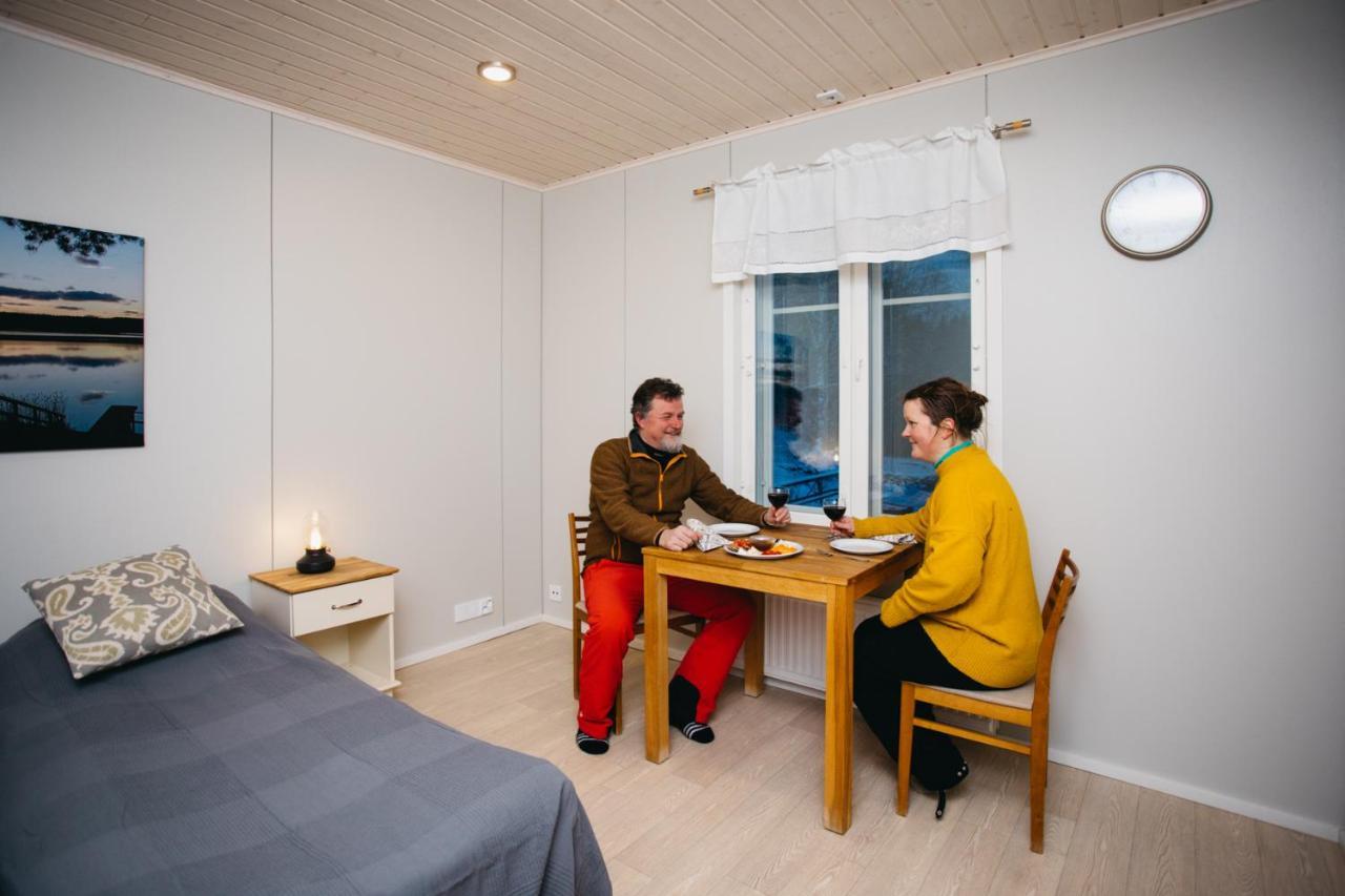 Labbnäs Semesterhem, Radhuset Kimitoön Exterior foto